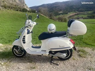 scooter-vespa-125-gts-serie-yacht-club