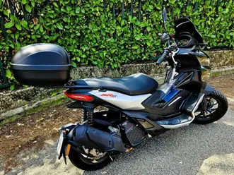 aprilia-sr-gt-200-kao-nov-04-2022-uklj-pdv-2022-god