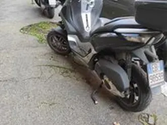 piaggio-mp3-300-2015-patente-b