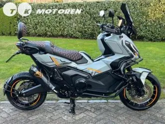 unieke-custom-honda-xadv-750-fluo-tk-edition-full-options-motoren-honda-marktplaa