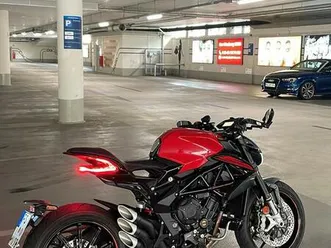 mv-agusta-800-brutale-dragster-rosso