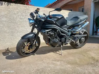 triumph-speed-triple-1050