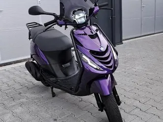 trottinette-4-temps-piaggio-zip-violet-brillant-entieremen