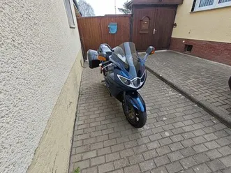 triumph-sprint-st-1050