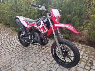 rieju-mrt-50-2023r-nowy-model-jak-nowy-ksiazki-seria-transport-sierpc