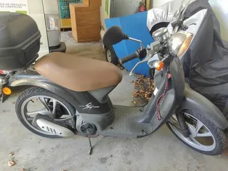 honda-sgx-sky-classic-com-1200km-ano-2003-benfica