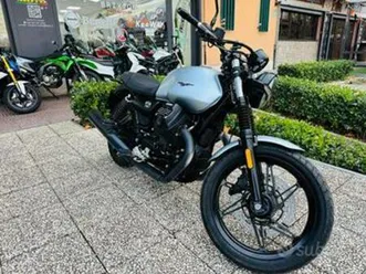 moto-guzzi-v7-passaggio-e-tagliando-incluso