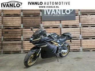 trmotor-tr125-2-gp-zwart-goud-digitaal-dashbord-led-rijbewij-motoren-overige-merken