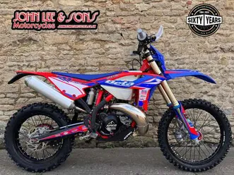beta-rr300-2t-racing-enduro-bike-2023-model-road-registered-very-clean