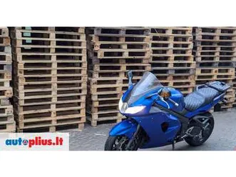 triumph-sprint-1050-cc-touring-sport-touring