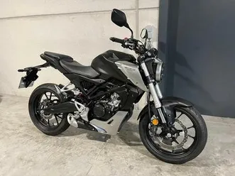 honda-cb125r-met-weinig-km's-in-topstaat