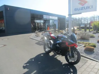 aprilia-tuono-v4-1100-factory