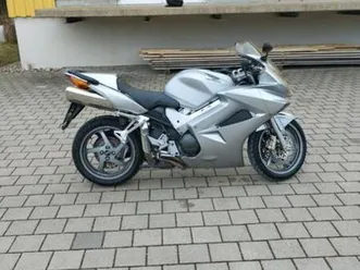 honda-vfr-800-rc-46-frisch-tuv