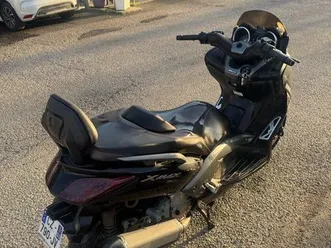 xmax-125-momo-design