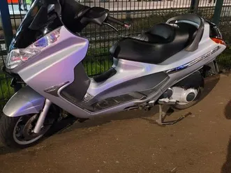 piaggio-x8-tres-propre