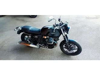 moto-guzzi-v7-black