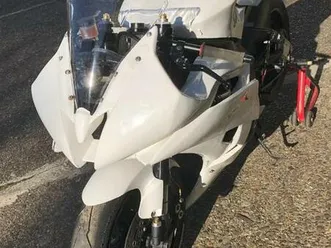 yamaha-r6-2007-moto-piste-uniquement