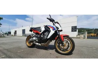 mota-honda-cb-650-f-tricolor-nogueira-fraiao-e-lamacaes