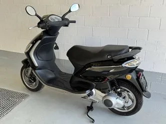 piaggio-fly-125-roller-frisch-ab-service-mfk-3299km-top