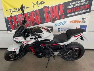 kawasaki-a1-2022-650-cm3-moto-roadster-6-355-km-blanc-43700-st-germain-laprade