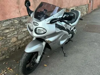 triumph-sprint-955-st