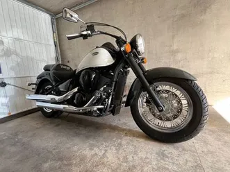 kawasaki-vn900-classic-special-edition-1-hand