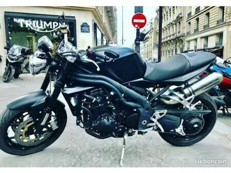 speed-triple-1050-noir-mat