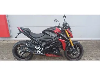 suzuki-gsx-s1000-mit-schonem-zubehor