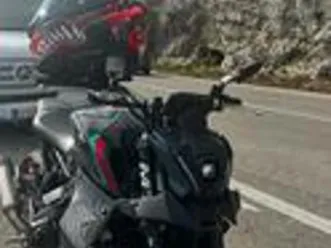 yamaha-mt-09-2021-full-akrapovic