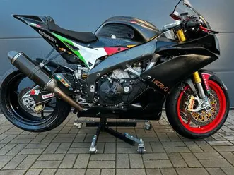 aprilia-rsv-4-rk-rennstrecke-race-track