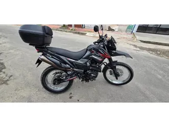 motocicleta-doble-proposito-enduro