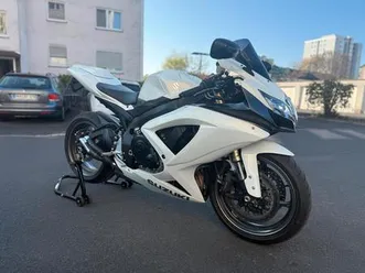 suzuki-gsxr-gsx-r-600-k8-k9