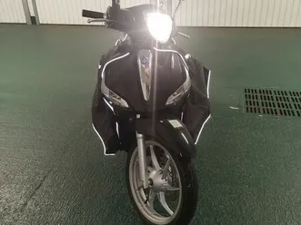 vend-scooter-vespa-liberty-50