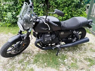 moto-guzzi-v7-stone-1ere-main