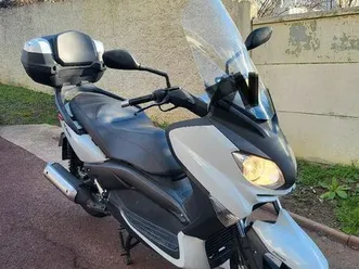 scooter-yamaha-250-xmax