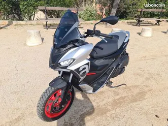 scooter-aprillia-sr-gt-125