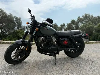 hyosung aquila bobber 125