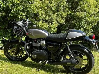 triumph-street-cup-900