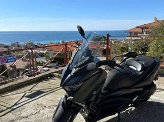 yamaha-x-max-300-iron-max