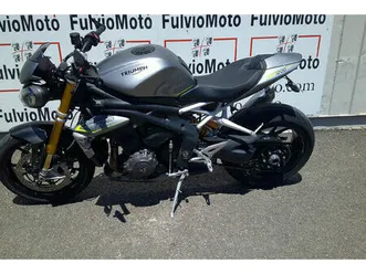 triumph-speed-triple-1200-rs-2021