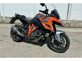 ktm-1290-super-duke-gt-2025
