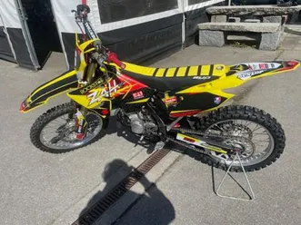 suzuki-rm125-1999-motocross