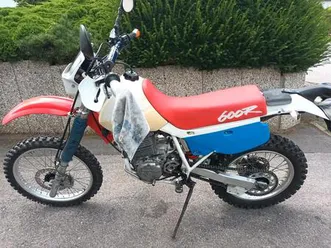 honda-xr-600-enduro-pe04-mit-viel-zubehor