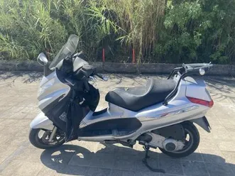 scooter-piaggio-x8-250-cc-benfica