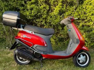 piaggio-skr-125-facelift-duits-achterbeugels-scooters-piaggio-marktplaats