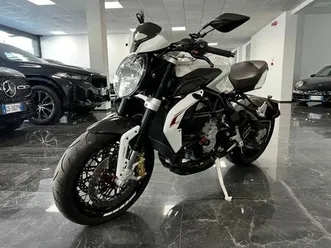 mv-agusta-mv-agusta-brutale-675-dragster