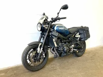 yamaha-xsr-900-scottoiler-taschen-griffheizung