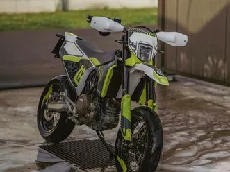 husqvarna-701-supermoto