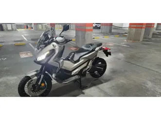 xadv-750-tiene-exploradoras-excelente-estado