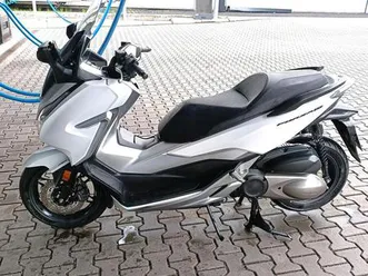 honda-forza-300-tuv-neu-maxiscooter